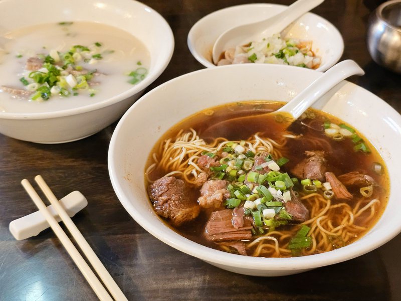 牛肉麵是台灣特色小吃之一。記者陳睿中/攝影