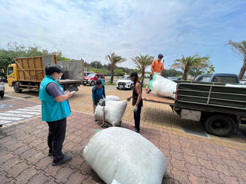 竹市海洋風收站11日將開站，鼓勵民眾帶著廢棄漁網參與回收。圖／竹市府提供
