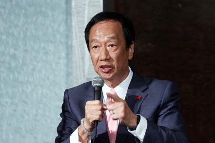 鴻海創辦人郭台銘17日發布新聞稿表示，他在此先恭喜郭智輝先生即將就任經濟部長。 記者杜建重／攝影