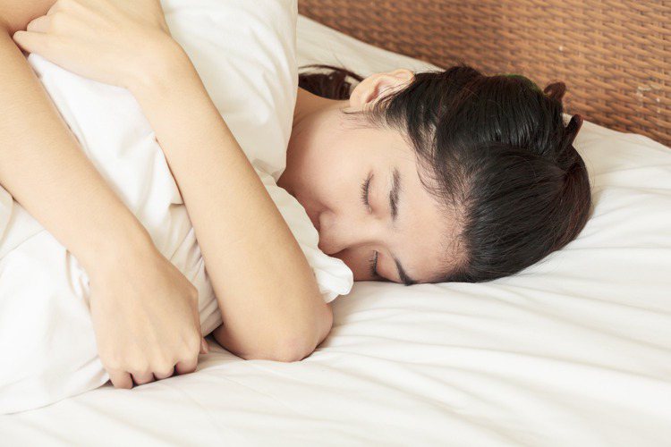 常耳鳴、暈眩？ 醫警告：睡眠呼吸中止症4原因，嚴重可能耳聾！