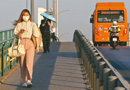 泰國部分熱門旅遊景點飽受長期空氣汙染之苦。 （歐新社）
