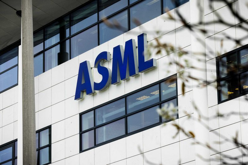 美國政府對荷蘭晶片大廠艾司摩爾（ASML）施壓，要求停止提供中國大陸部分晶片製造設備的售後服務。歐新社