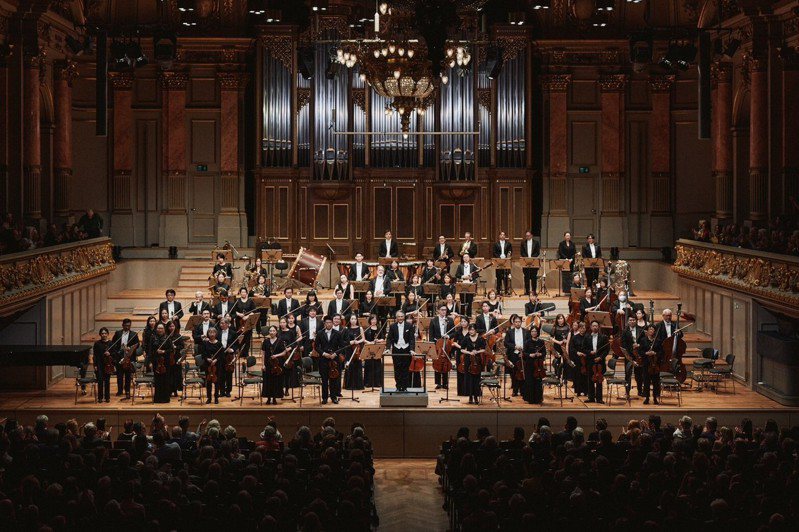 NSO國家交響樂團以台灣愛樂（Taiwan Philharmonic）之名踏上歐洲巡演，首站台灣時間4日凌晨在瑞士蘇黎世音樂廳登場，獲觀眾迴響熱烈。NSO國家交響樂團提供