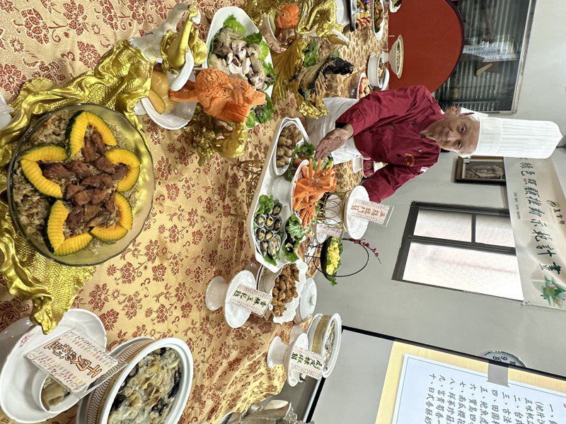 龙崎农会邀3位名厨发表在地凤梨竹笋土鸡手路菜，下午起官网开放订桌。记者周宗祯／摄影