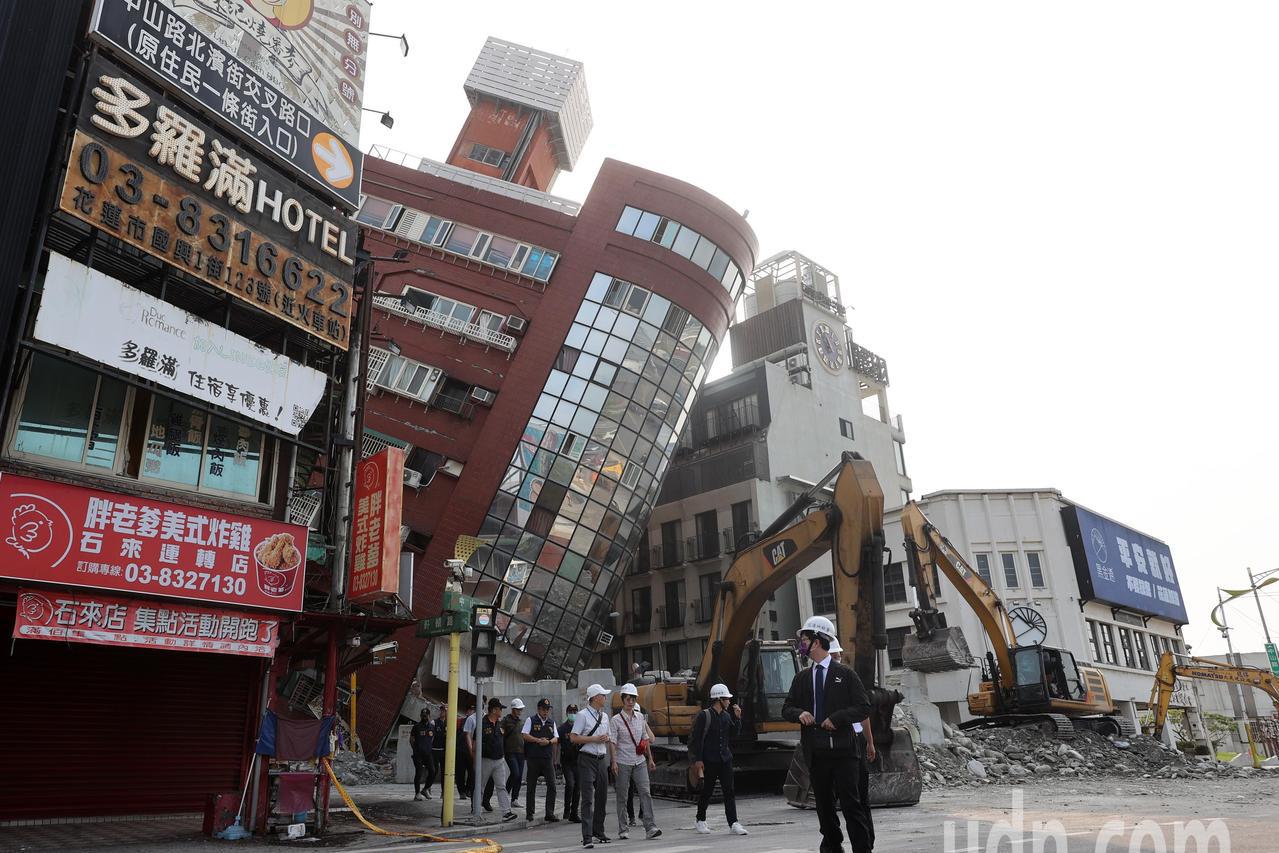 台灣花蓮4月3日發生芮氏規模7.2大地震，全台各地十多棟樓房傾斜或龜裂，集中花蓮地區。聯合報系資料照