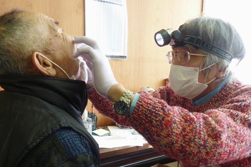日本牙醫診所二成是70歲以上的老牙醫。路透