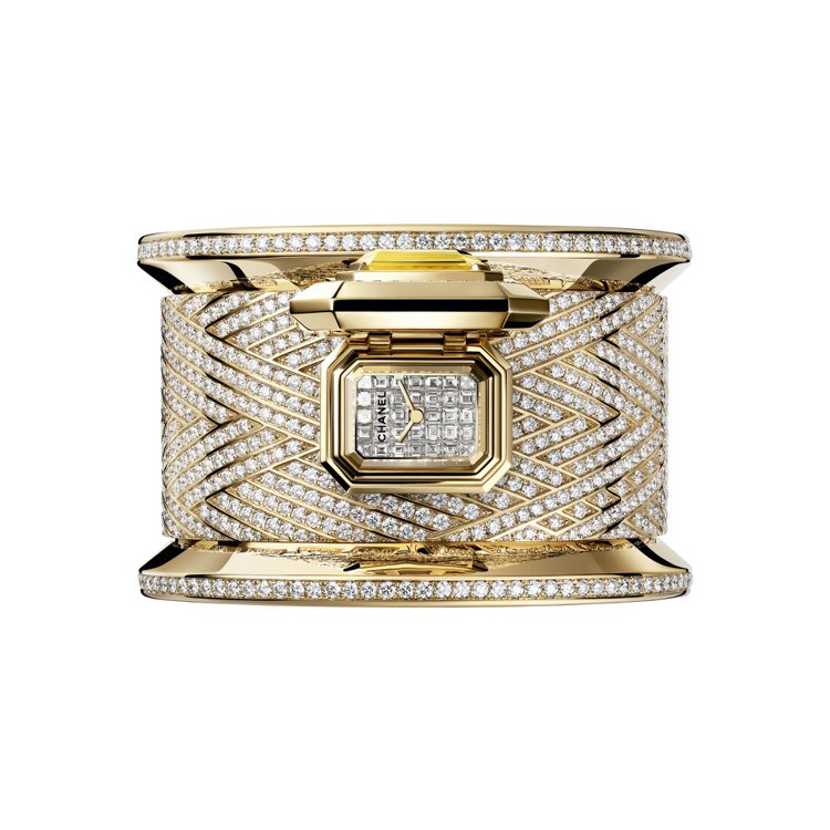 Couture線軸手鐲腕表，獨一無二作品，18K黃金鑲嵌17.51克拉祖母綠形切割黃色剛玉及鑽石，3,273萬5,000元。圖／香奈兒提供
