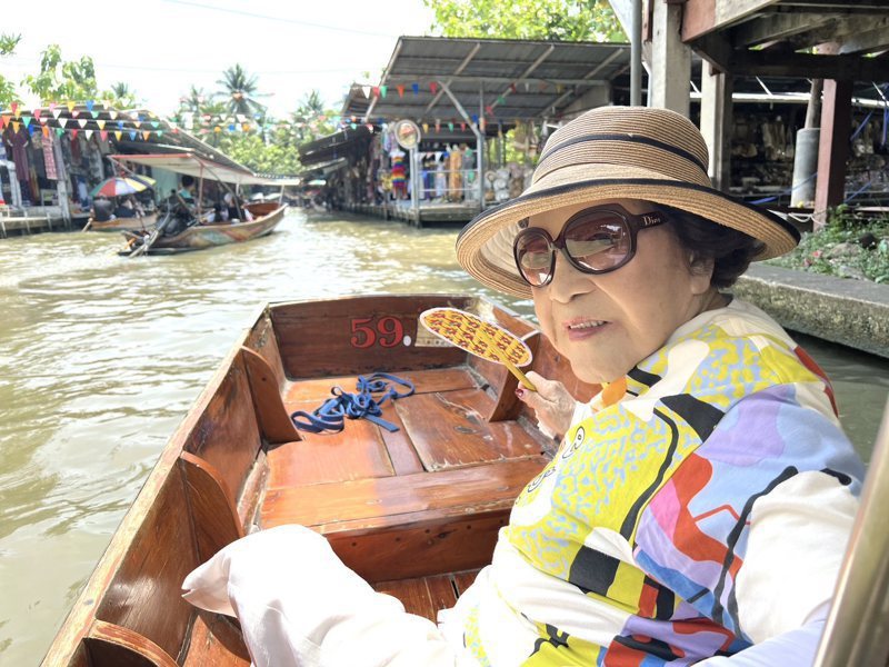 周遊暢遊泰國水上人家。 圖／李朝永提供