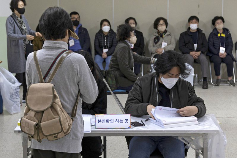 韓國第22屆國會選舉最終投票率達67%，創下32年來新高。 新華社