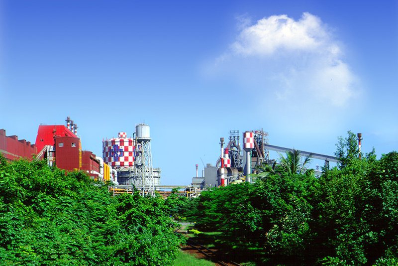 中钢持续落实「高值化精致钢厂」及「发展绿能产业」经营双主轴及推动「低碳转型」、「数位转型」、「供应链转型」三大转型行动，建构台湾钢铁产业永续韧性。(中钢/提供)
