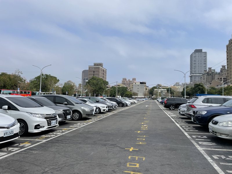 新竹市公有路外停车场将陆续推出行动支付缴费服务。记者张裕珍／摄影