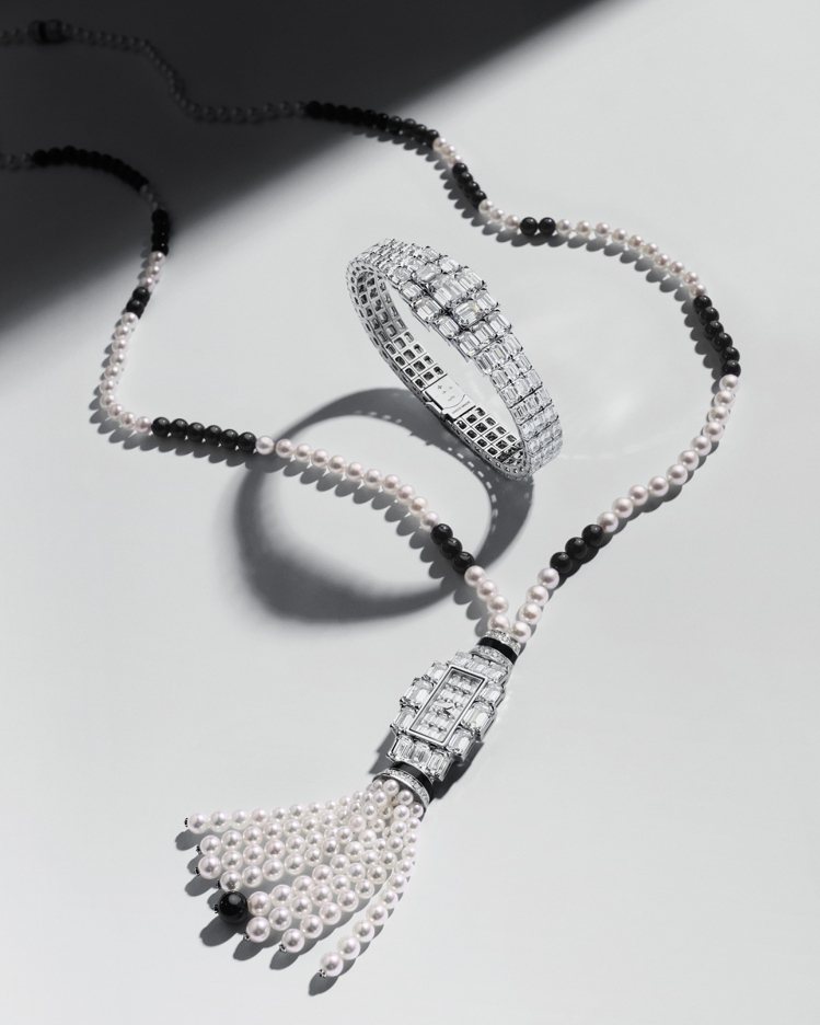 Grand Lady Kalla高級珠寶時計，18K白金鑲嵌57克拉鑽石，可轉換設計，隨附縞瑪瑙珍珠長項鍊。圖／江詩丹頓提供