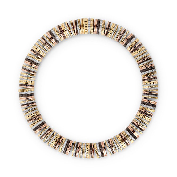 使用約50只Quatre Classique戒指手工組裝的高級珠寶頸鍊，訂價約1,385萬元。圖／Boucheron提供