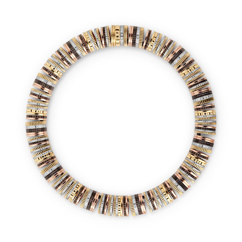 使用约50只Quatre Classique戒指手工组装的高级珠宝颈链，订价约1,385万元。图／Boucheron提供