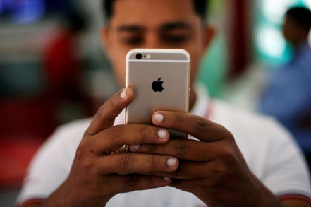 彭博報導，蘋果在3月底止的過去一年，在印度組裝了價值140億美元的iPhone，產值提高一倍。 路透