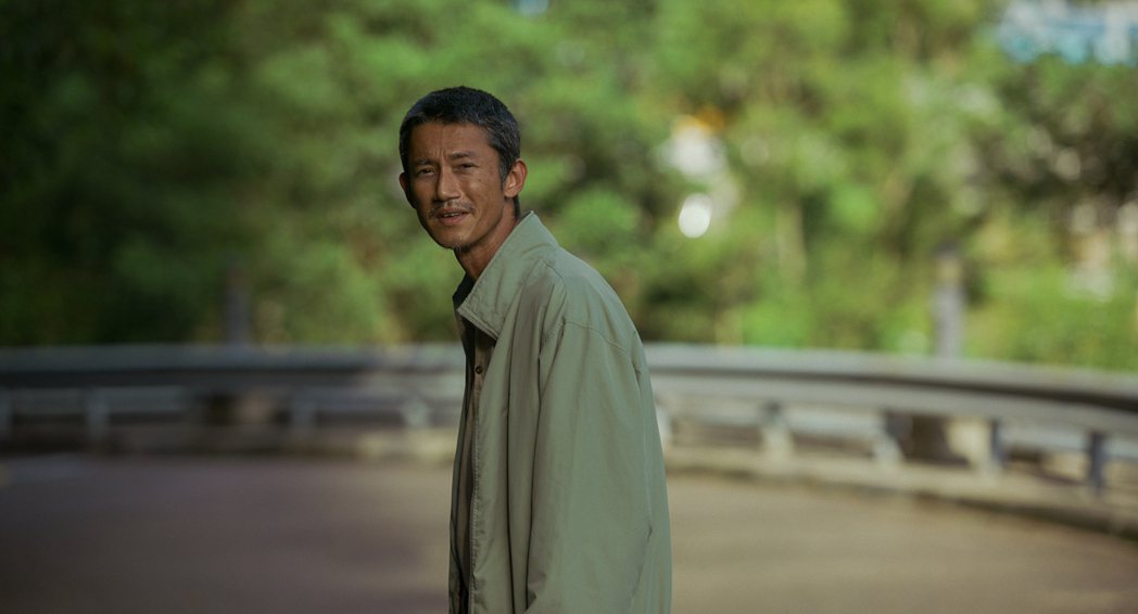 金馬影帝吳慷仁在《但願人長久》飾演新移民林覺民。 圖／甲上娛樂