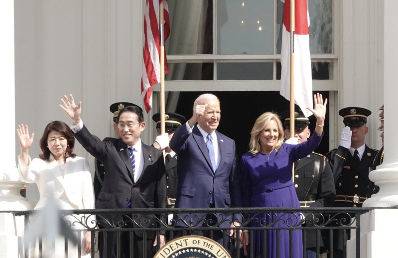 美国总统拜登夫妇10日在白宫欢迎日本首相岸田文雄夫妇国是访问。记者张文馨／摄影