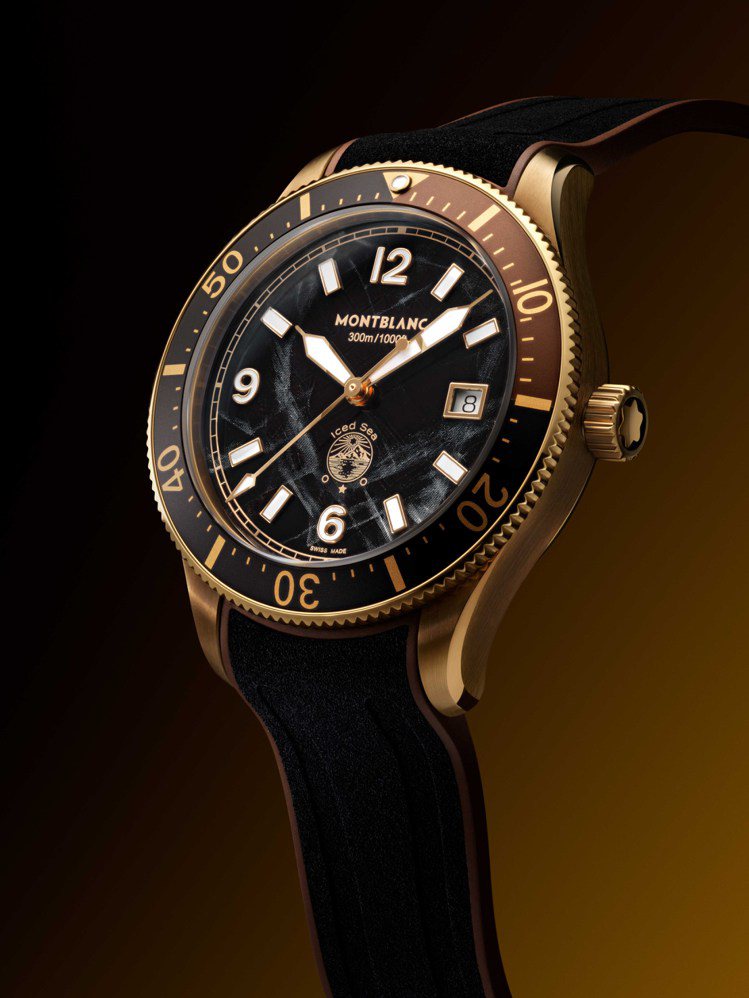 MONTBLANC Iced Sea系列日期顯示自動腕表，12萬9,400元。圖／萬寶龍提供