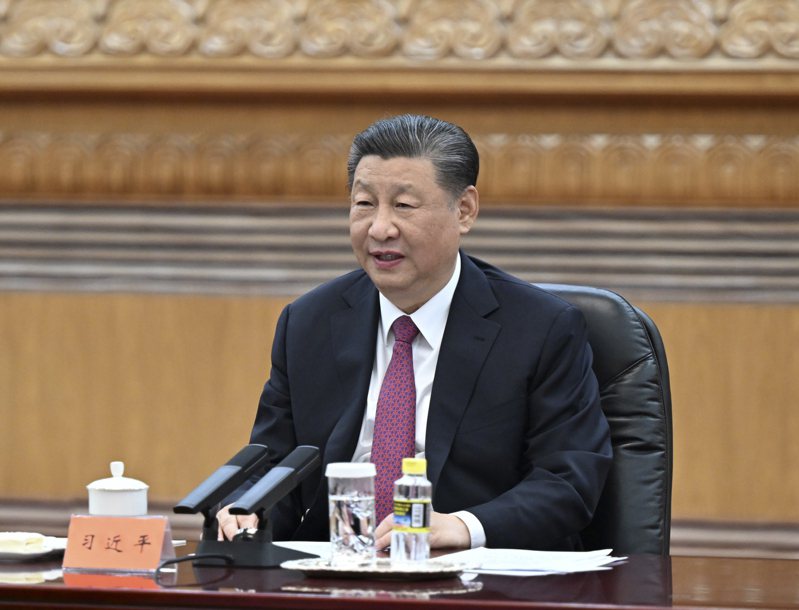 中共中央總書記習近平10日下午在北京會見前總統馬英九一行。圖／新華社