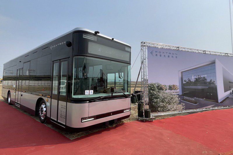 鴻華先進自主研發製造電動巴士。 圖／聯合報系資料照片