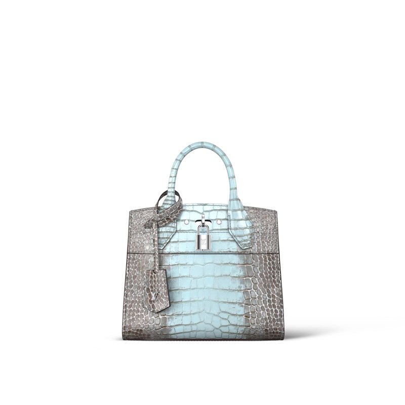 Sahara Bleu Celeste鳄鱼皮革饰面沙哈拉天蓝City包，114万元。图／Louis Vuitton提供