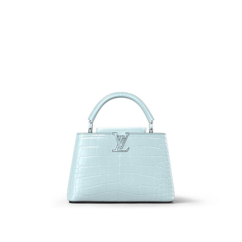 鳄鱼皮革饰面Bleu Celeste宁静天蓝Capucines包，114万元。图／Louis Vuitton提供