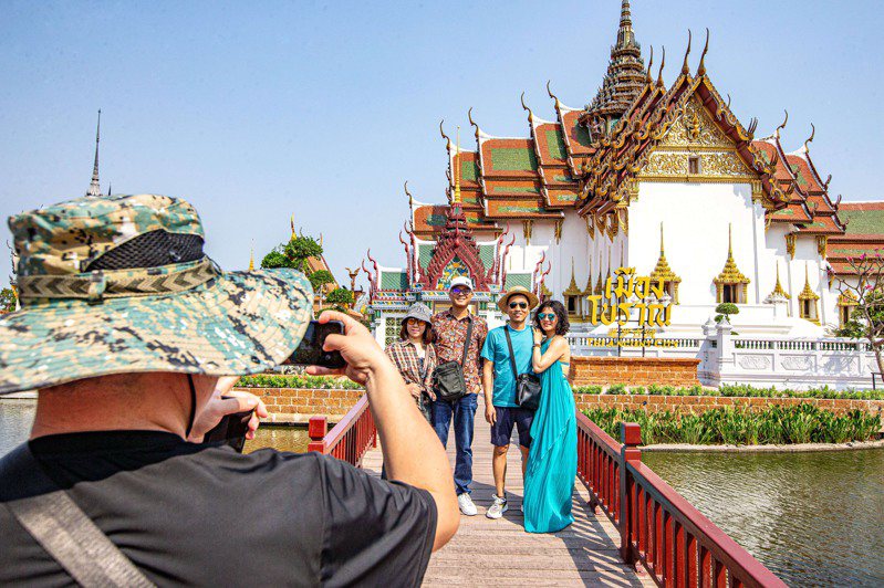 泰國截至4月9日旅遊人次突破1000萬，其中大陸旅客佔最大宗。（新華社）