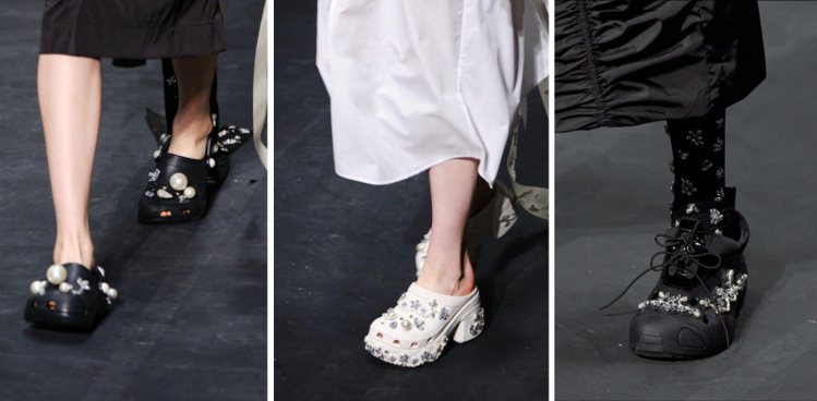 原本平價感十足的鞋履，在設計師Simone Rocha以水鑽、珍珠、立體花朵等元素鑲嵌妝點後，搖身一變成為本季街頭超熱單品。圖／喜事國際提供