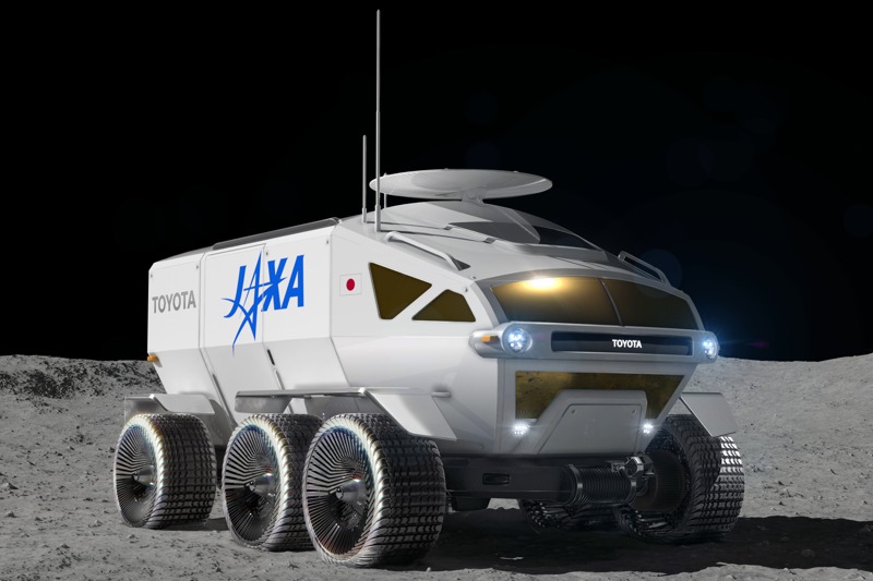 日本豐田與日本宇宙航空研究開發機構聯合開發的月球表面探測車輛，能讓太空人不著太空衣在內生活30天。美聯社