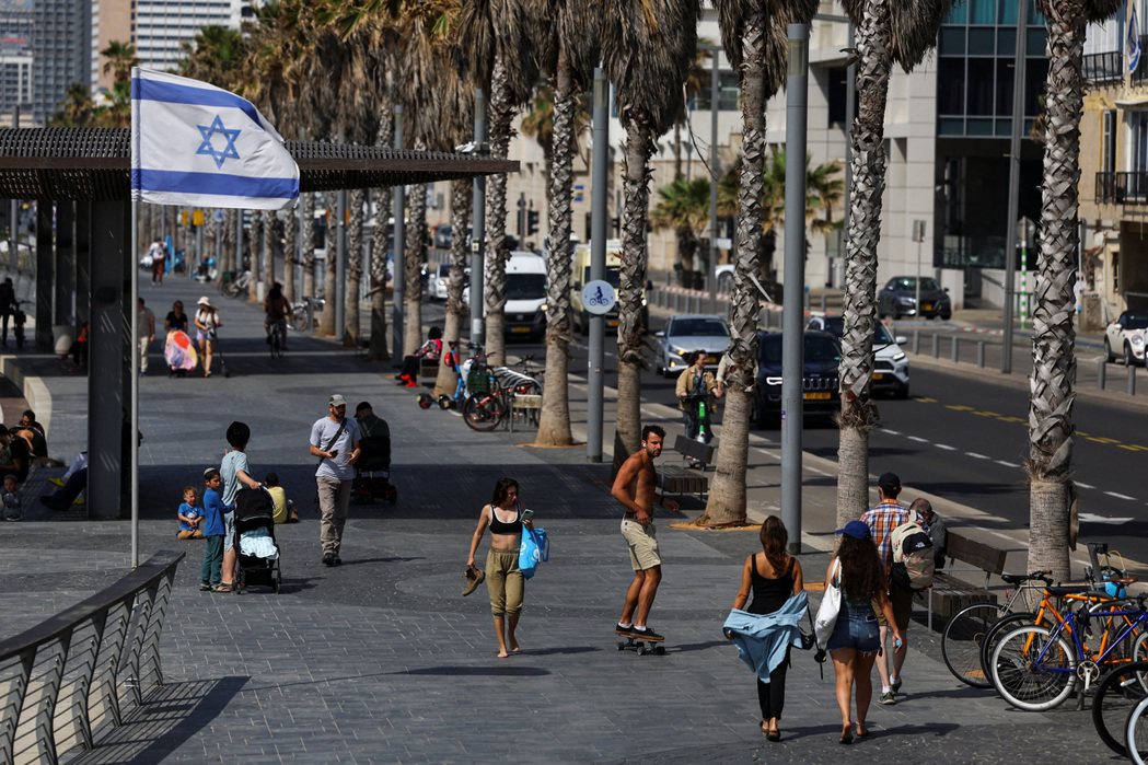 Après le lancement des frappes aériennes par l’Iran, les Israéliens ont vécu comme d’habitude. La photo montre Tel Aviv le 14 avril.Photo/Reuters