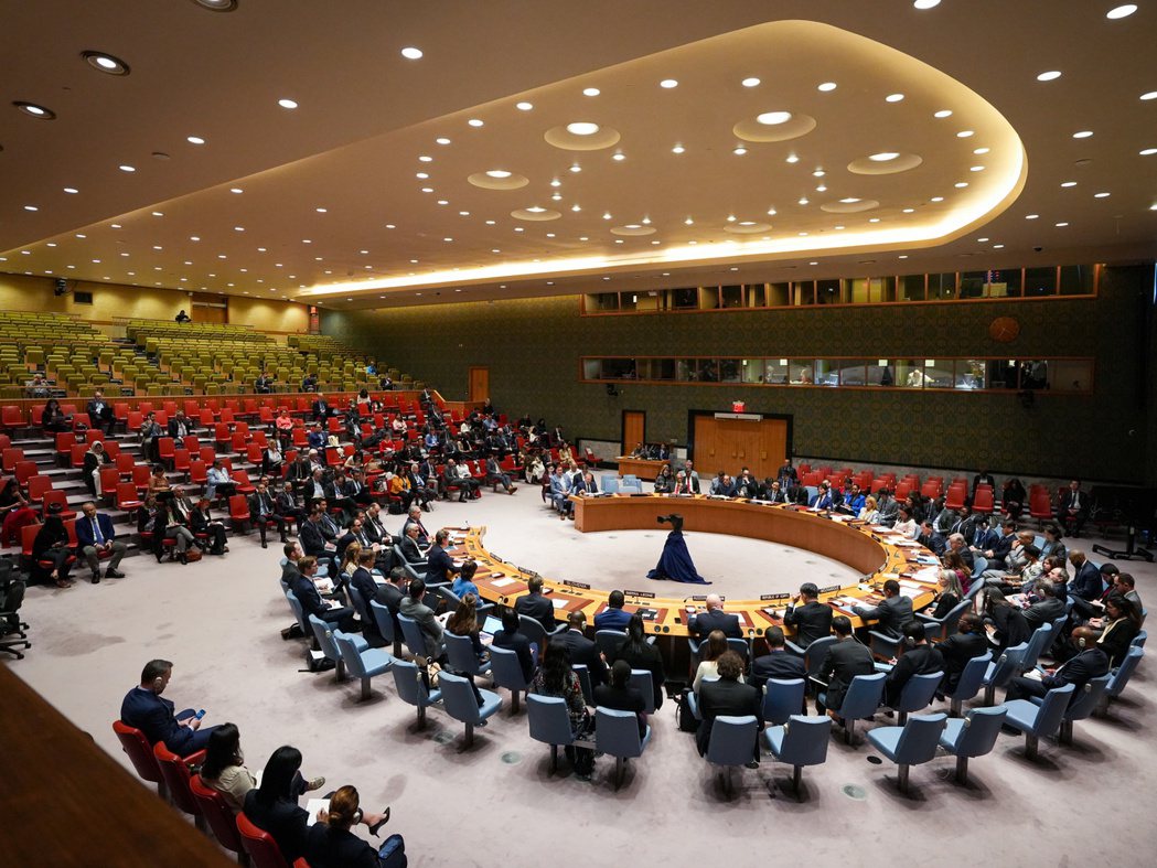 聯合國安理會成員於4月14日在美國紐約聯合國總部召開緊急會議。 圖／歐新社