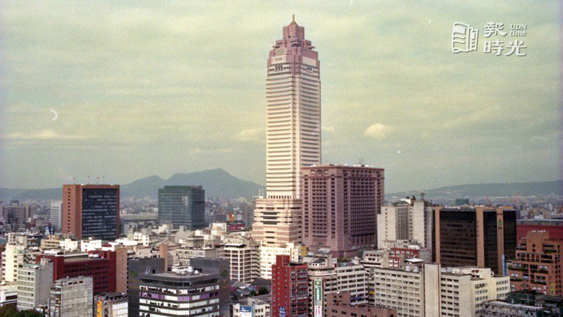 五十一層樓高的新光摩天大廈啟用。圖／聯合報系資料照(1993/12/23  黃國有攝影)
