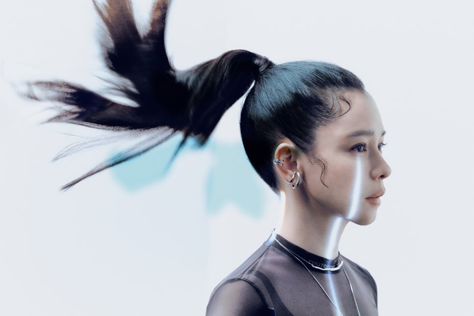 徐若瑄相隔18年將推出新專輯「先聽我說完」。圖／索尼音樂提供