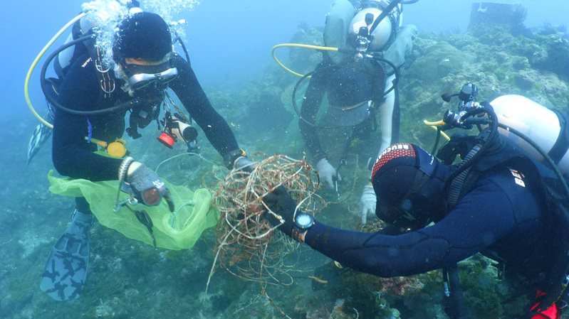 生态保育需要政府持续投资及民间协力。图／小琉球海洋志工队提供