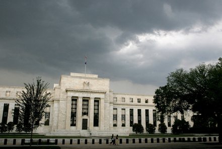 摩根士丹利將Fed首度降息的時點預測挪後到7月。路透