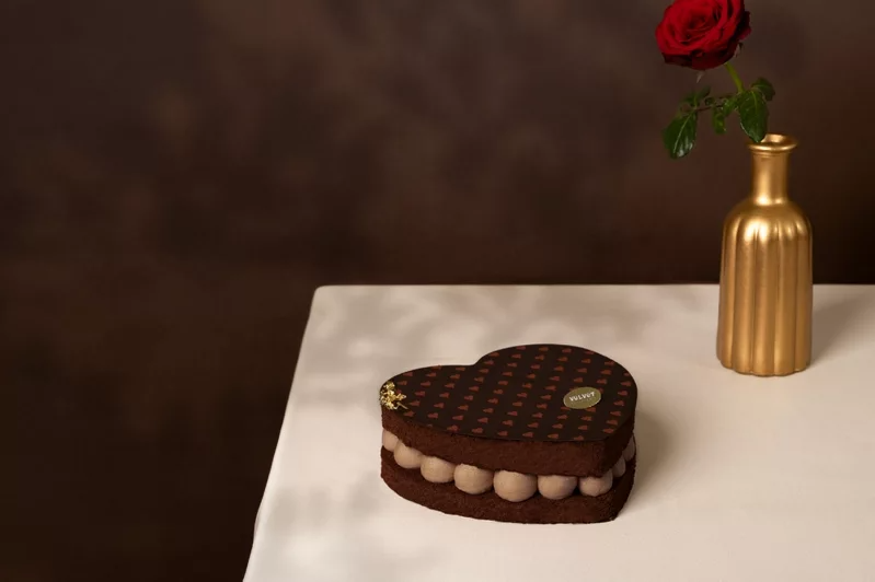 法絨法式手工甜點今年推出「巧巧話」等2款母親節蛋糕。 圖／法絨提供