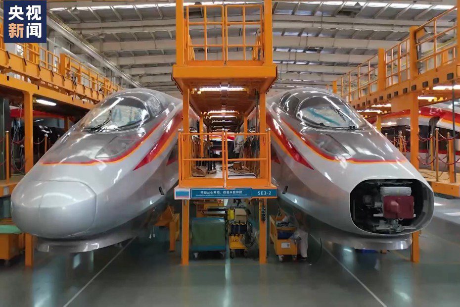 中國國家鐵路集團有限公司主導實施的CR450科技創新工程目前正全面推進，將在今年內下線營運。圖／取自央視新聞