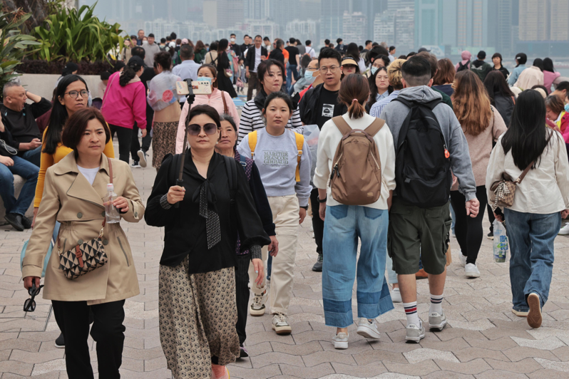 今年首季訪港旅客已超過1,100萬人次，其中逾七成來自中國大陸。（中通社）