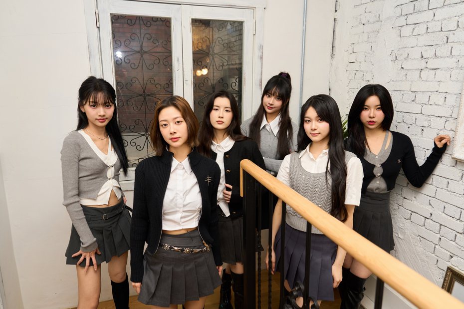 女團「GENBLUE幻藍小熊」采甄(左起)、XXIN、毓、Nico、許媛媛、Ayeon在淘汰賽中勝出。圖／天空娛樂提供