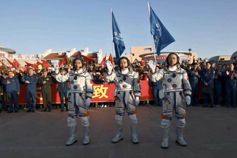 中國大陸航太技術近年高速發展，引發美國關注。圖為中國大陸神舟十七號載人飛行任務2023年10月出征儀式。（新華社）