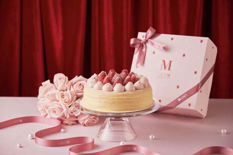 麗晶精品LADY M六吋草莓生奶油千層蛋糕，1,900元。圖／麗晶精品提供