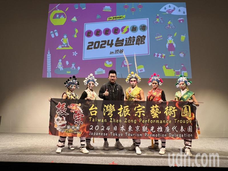 台灣振宗藝術團將台灣觀光及傳統藝陣文化推廣至各國。圖／台灣振宗藝術團提供