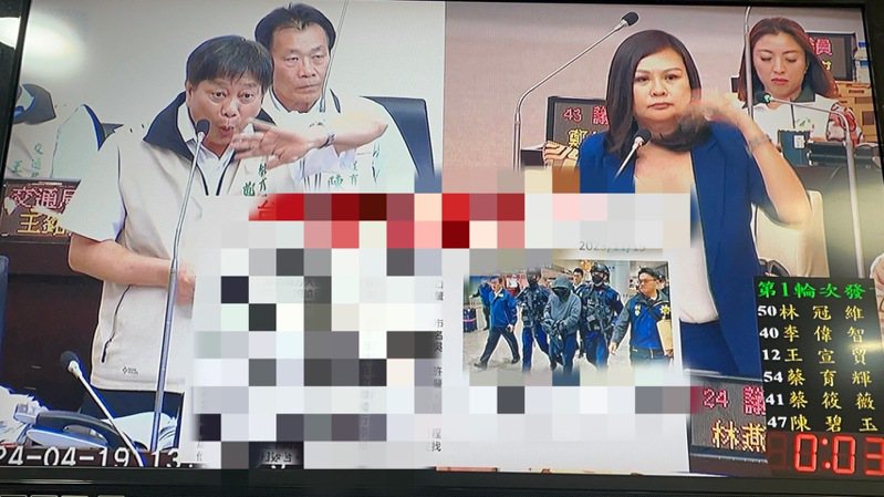 台南市議員林燕祝（右）質詢指該校家長會長涉及刑事案件。記者吳淑玲／攝影