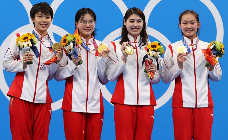 中國泳隊4年前參加東京奧運，在女子800公尺自由式接力奪金並刷新賽前的世界紀錄，如今因藥檢呈陽性反應，上述成績都被取消。 路透