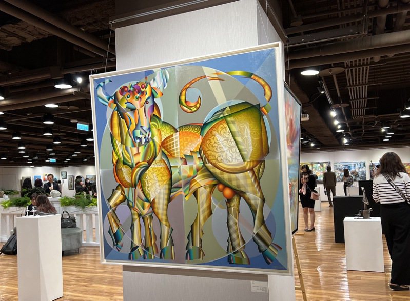 疫后作品颜色亮丽、奔放。图为西班牙艺术Carolina Cuadrillero的《公牛》。   台北新艺术博览会／提供
