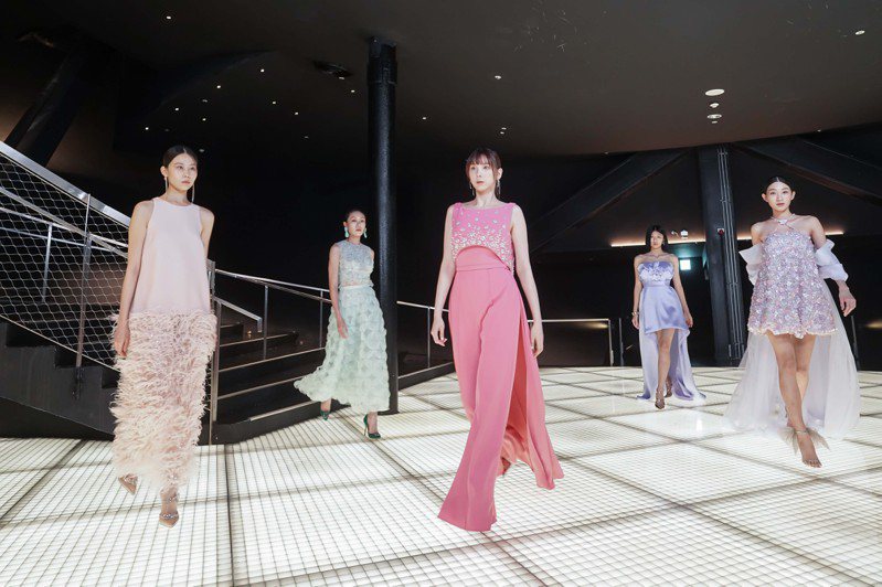JASMINE GALLERIA 2024 Couture Collection的「JASMINE in Wonderland」大秀现场。图／JASMINE GALLERIA提供