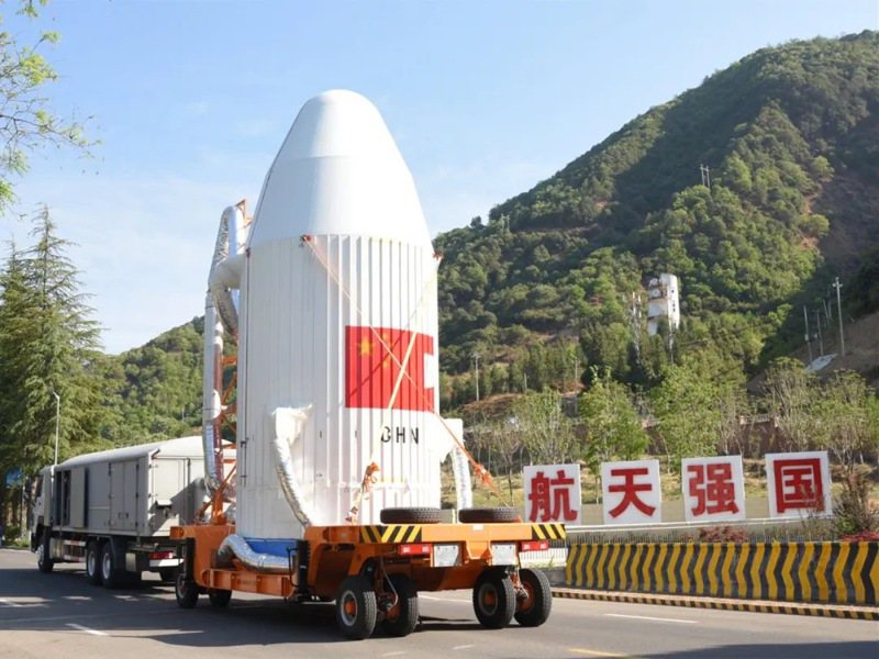 中国航天科技集团指出，执行本次长征二号丁运载火箭发射遥感四十二号02星任务中的54名试验队员里，有6人为「00后」，36人是「90后」。（图／取自中国航太科技集团微信公众号）