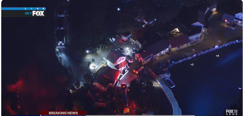 美國好萊塢環球影城20日晚間發生園內電車碰撞事故，已知造成15人輕重傷。圖／擷取自YouTube