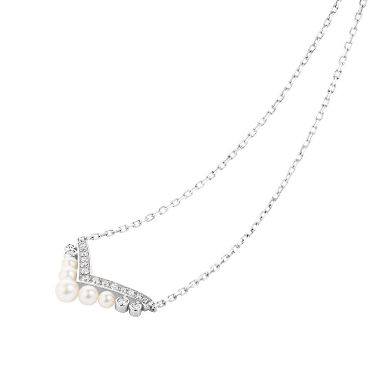 Joséphine Aigrette項鍊，18K白金鑲嵌Akoya珍珠與鑽石，16萬8,000元。圖／CHAUMET提供