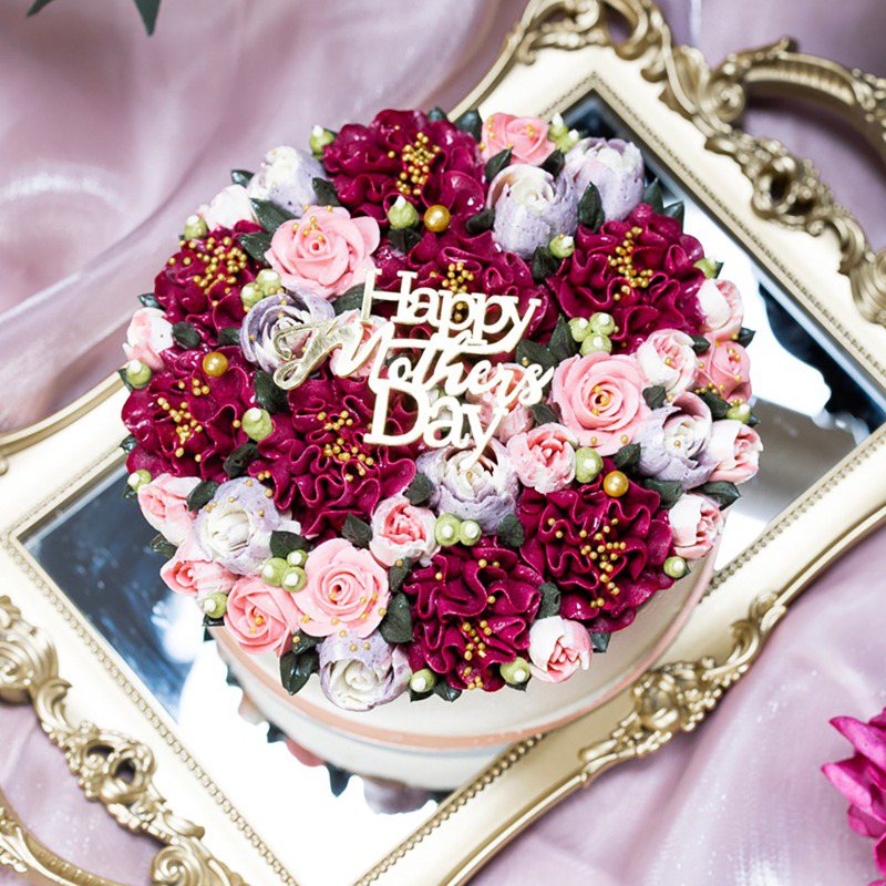 Felicitas Pâtissérie｜6吋梦幻康乃馨玫瑰挤花蛋糕。图／Pinkoi提供